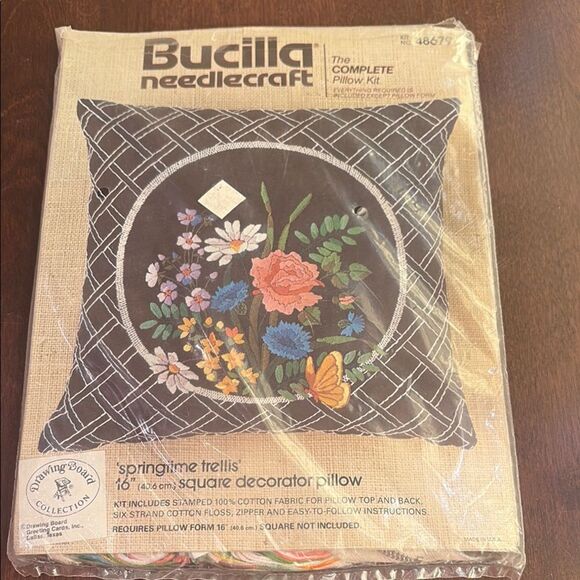 Bucilla Springtime trellis 16 in.² pillow, Needlecraft Kit - Picture 1 of 5